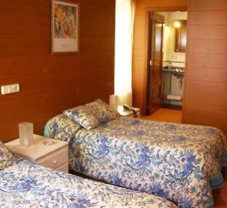 Pension Casa 400 Vitoria-Gasteiz Bagian luar foto