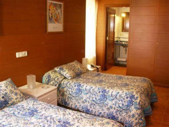 Pension Casa 400 Vitoria-Gasteiz Bagian luar foto